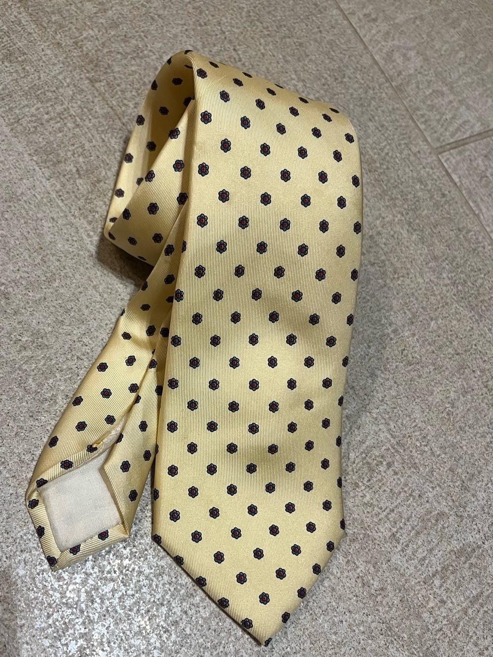 Carl Michael Men's Yellow Dot Pattern Silk Tie